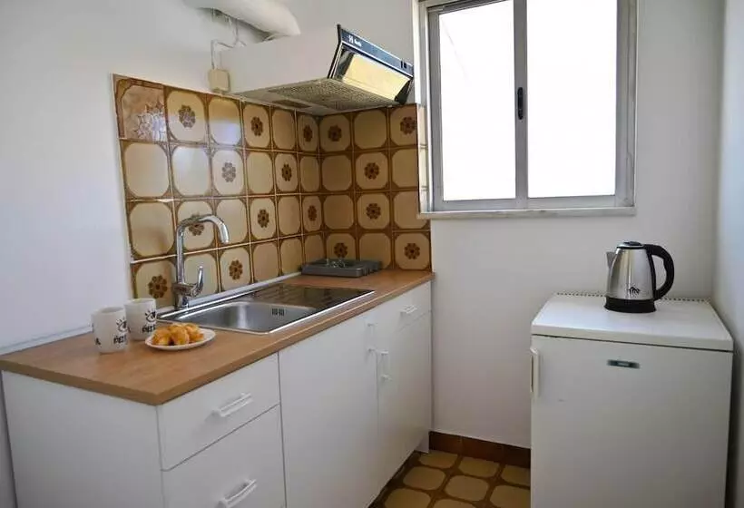 Helena Apartments In Paradisi