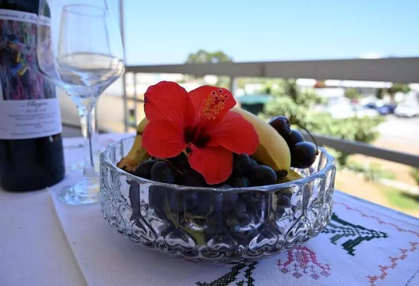 Helena Apartments In Paradisi