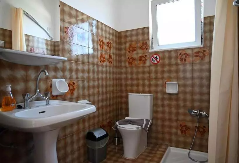 Helena Apartments In Paradisi