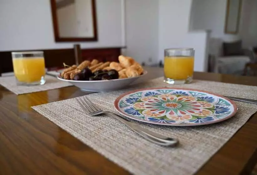 Helena Apartments In Paradisi