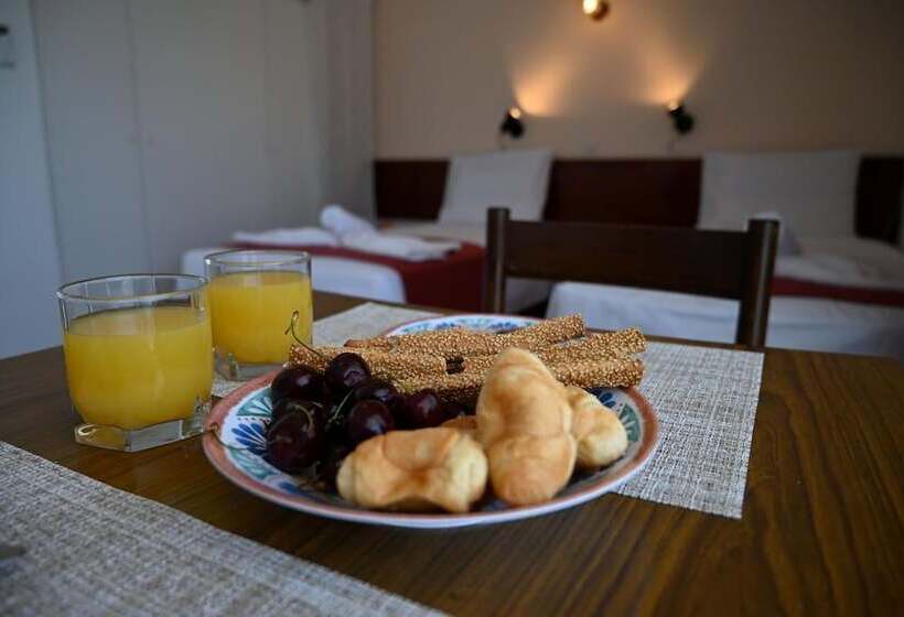 Helena Apartments In Paradisi