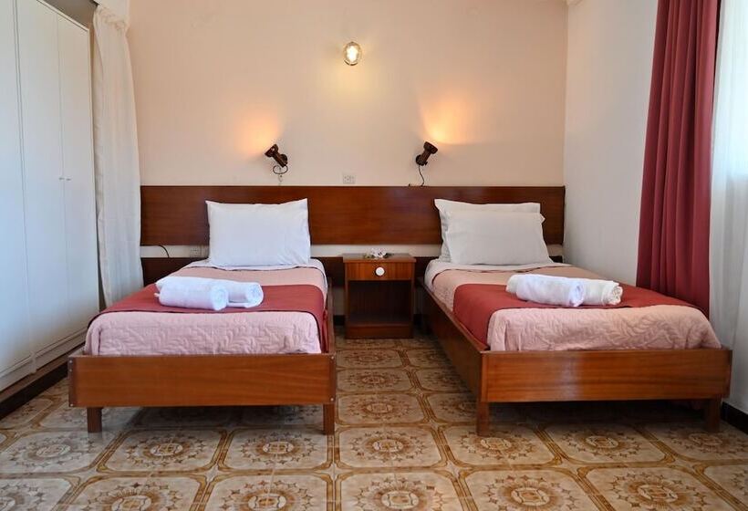 Helena Apartments In Paradisi