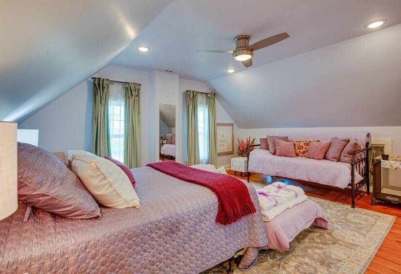 Historic Atchison Farmhouse W/ Patio Near Downtown