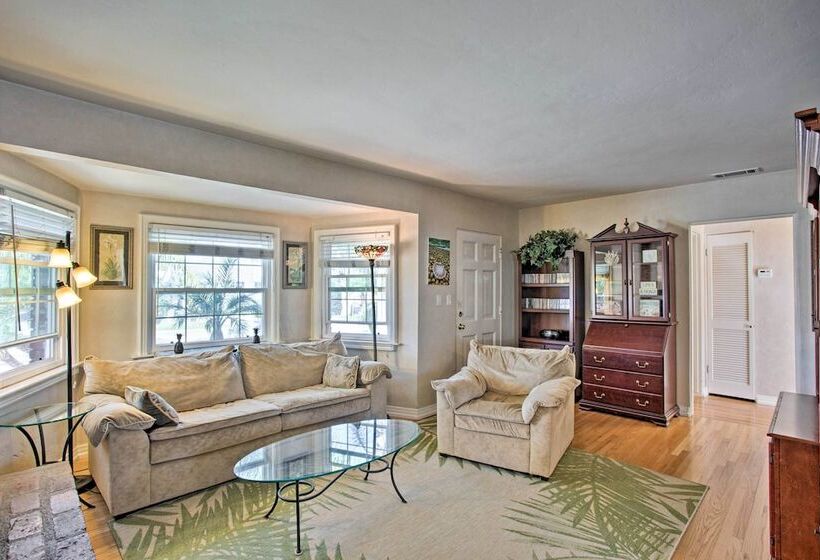 Home Near Mission Bay, Sea World & U Of San Diego!