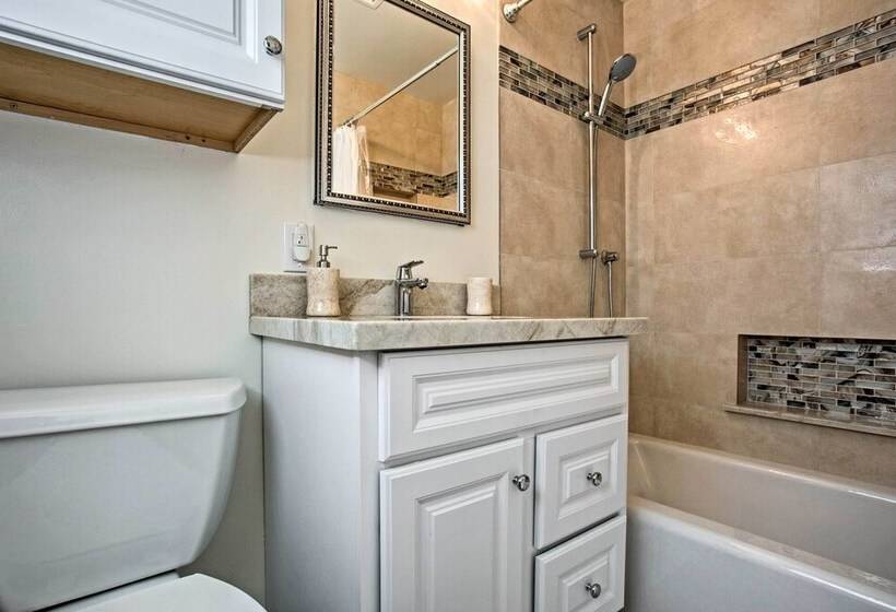 Home Near Mission Bay, Sea World & U Of San Diego!