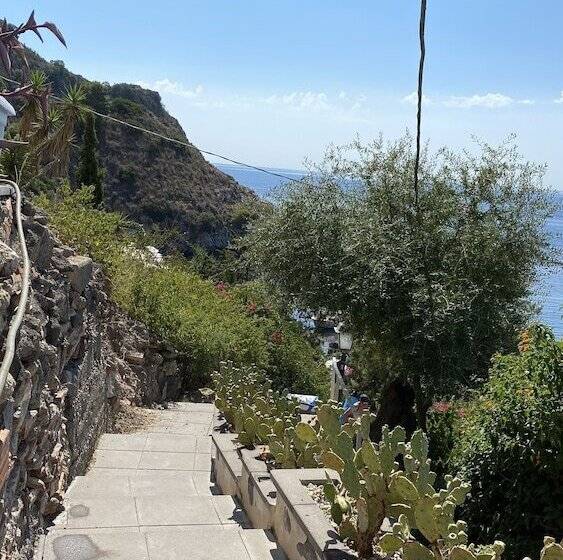 簡易ホテル Paradisea Taormina