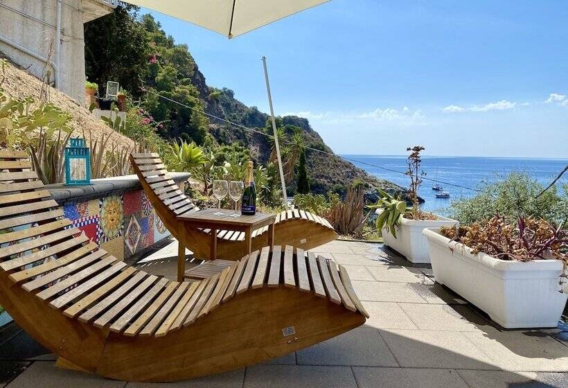 簡易ホテル Paradisea Taormina