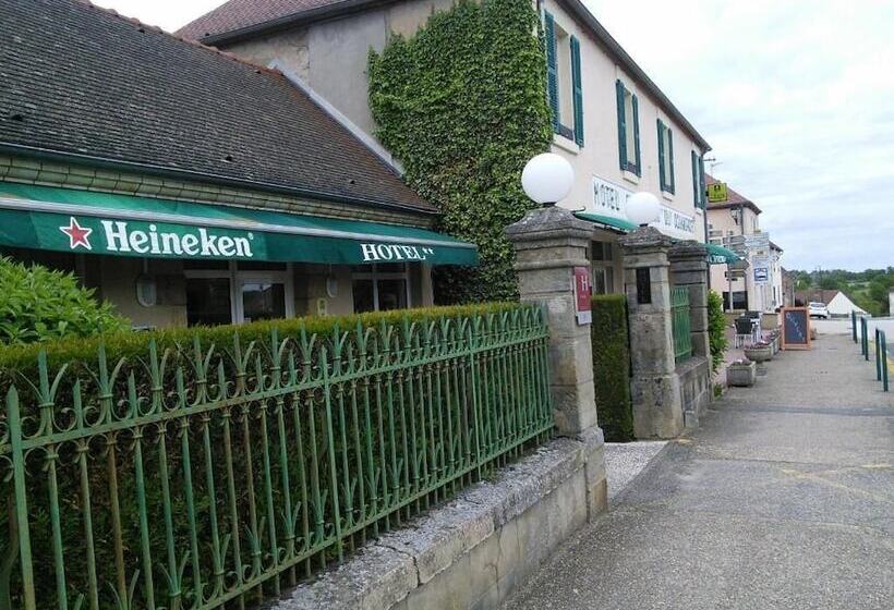 فندق Hôtel Du Commerce