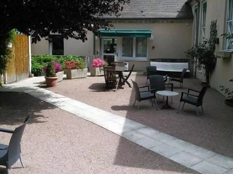 Hotelli Hôtel Du Commerce