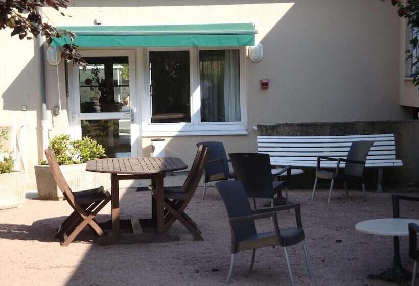 فندق Hôtel Du Commerce