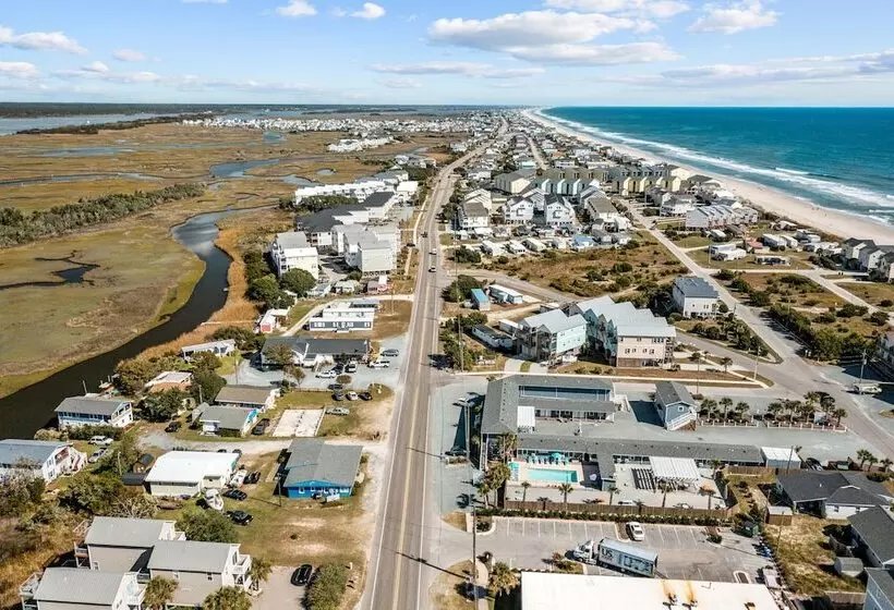 Hotelli Loggerhead Inn & Suites