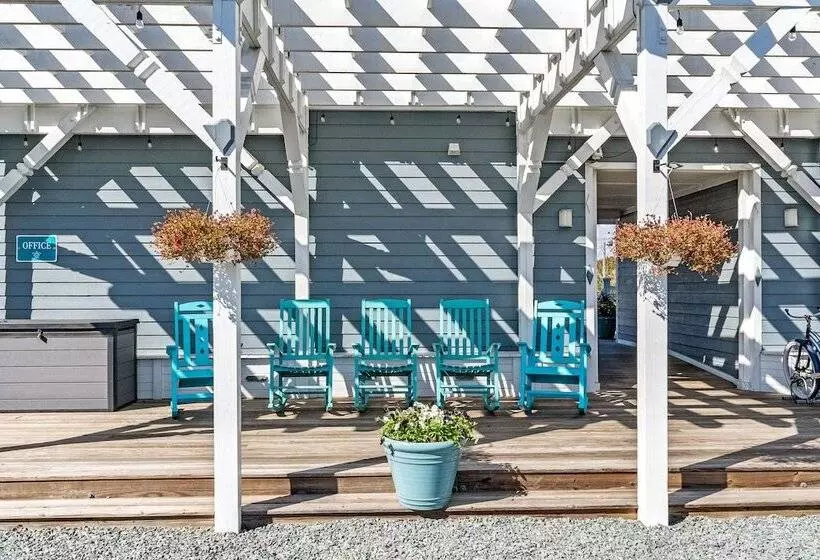 Hotelli Loggerhead Inn & Suites