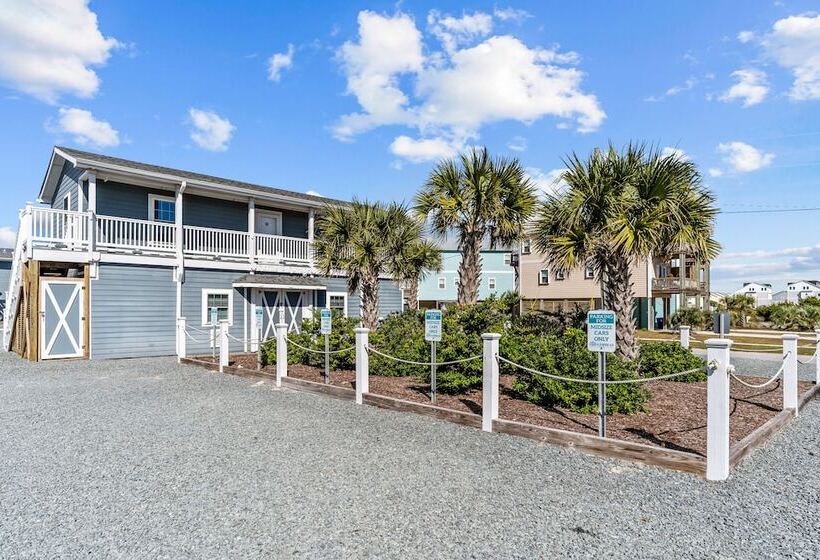 فندق Loggerhead Inn & Suites