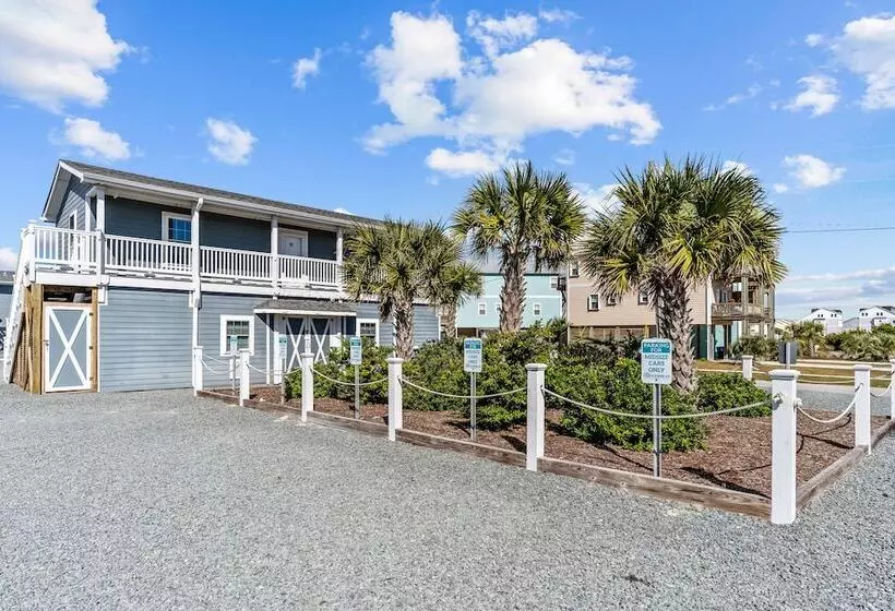 Hotelli Loggerhead Inn & Suites