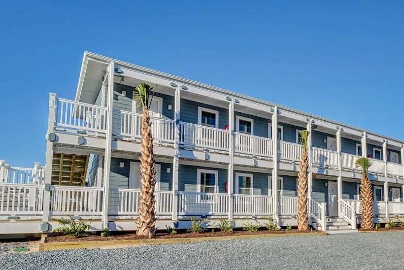 فندق Loggerhead Inn & Suites