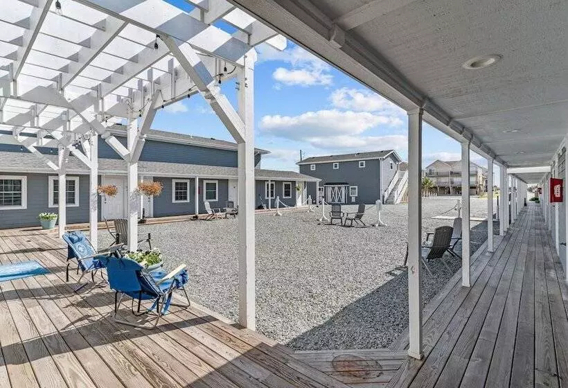 Hotelli Loggerhead Inn & Suites