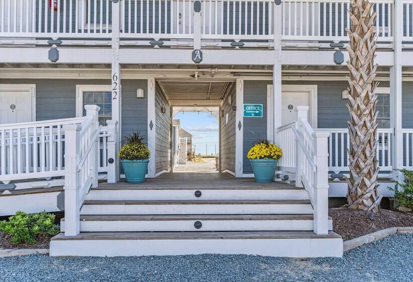 فندق Loggerhead Inn & Suites