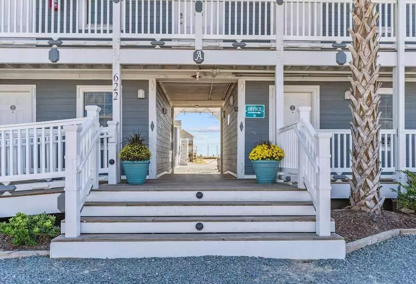 Hotelli Loggerhead Inn & Suites