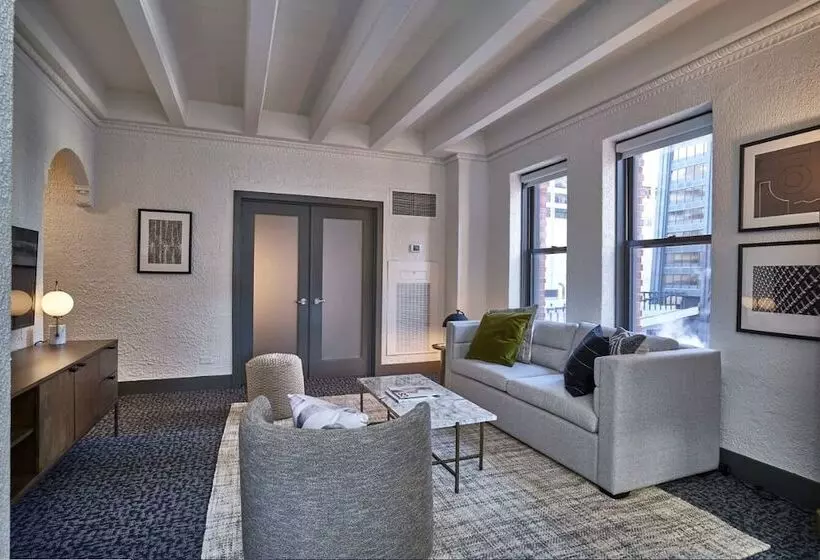 ホテル Magnificent Mile Suites