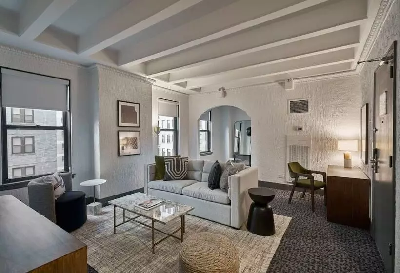 ホテル Magnificent Mile Suites