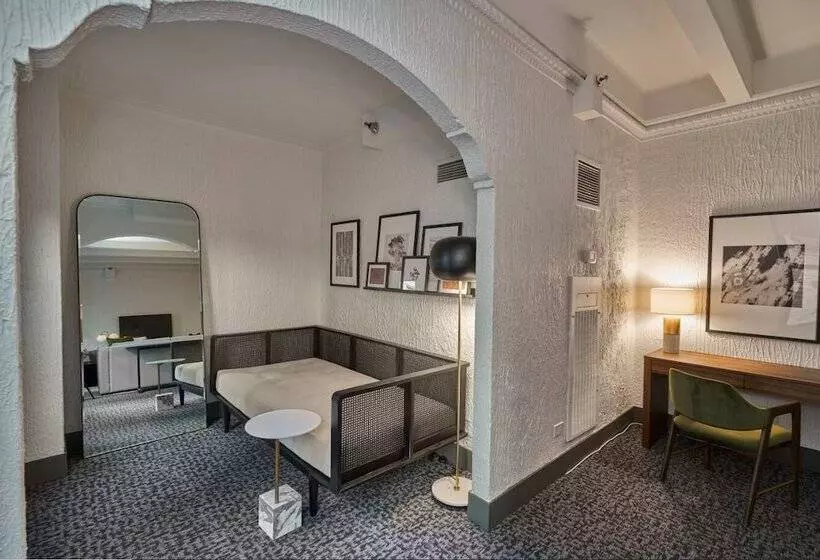 ホテル Magnificent Mile Suites