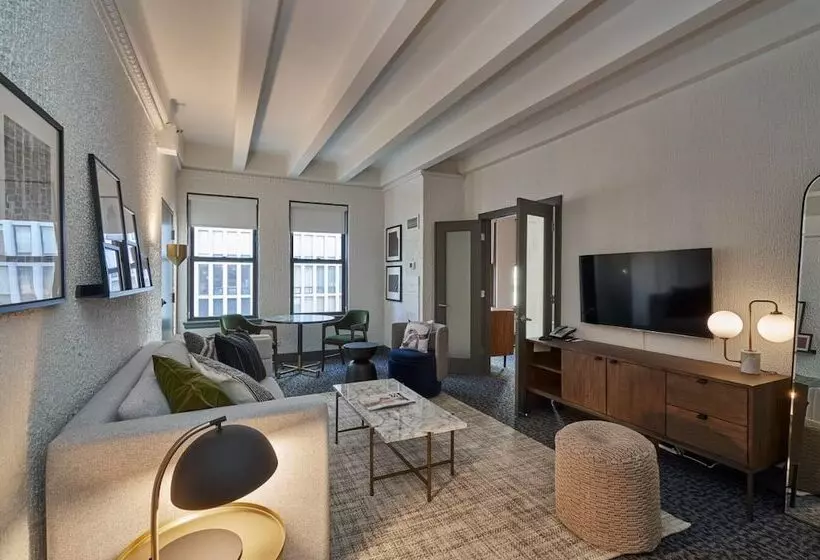 ホテル Magnificent Mile Suites