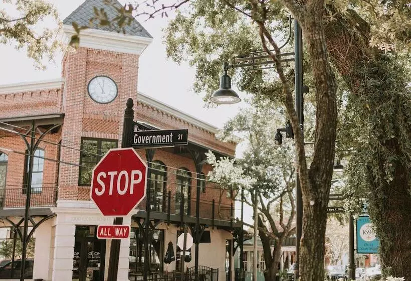 ホテル The Springs