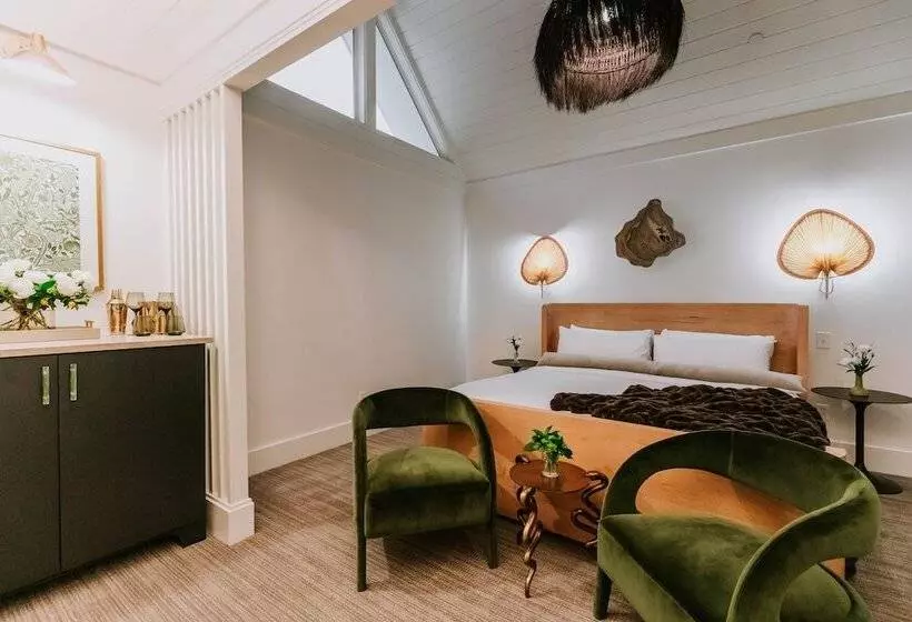 ホテル The Springs