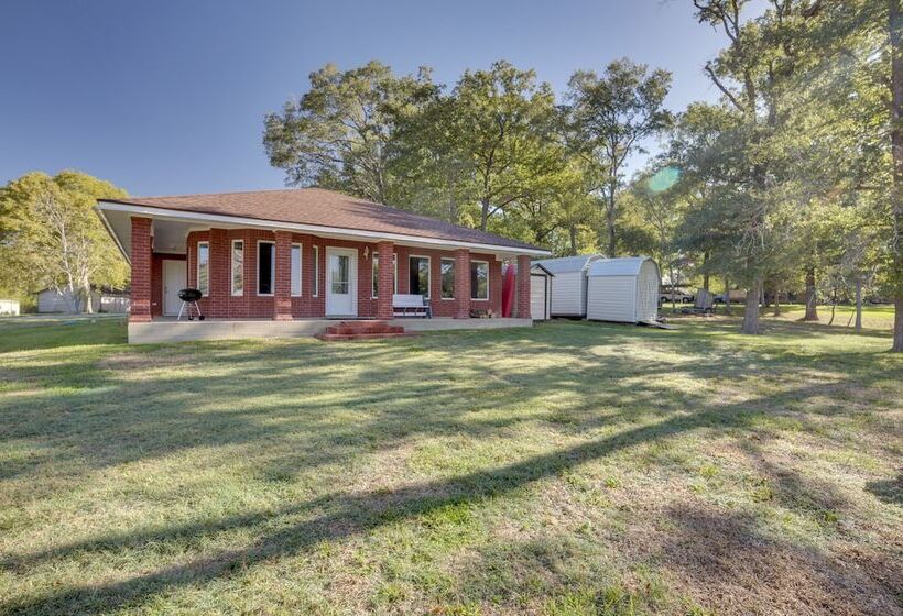 Huntsville Home W/ Boat Dock On Trinity River!