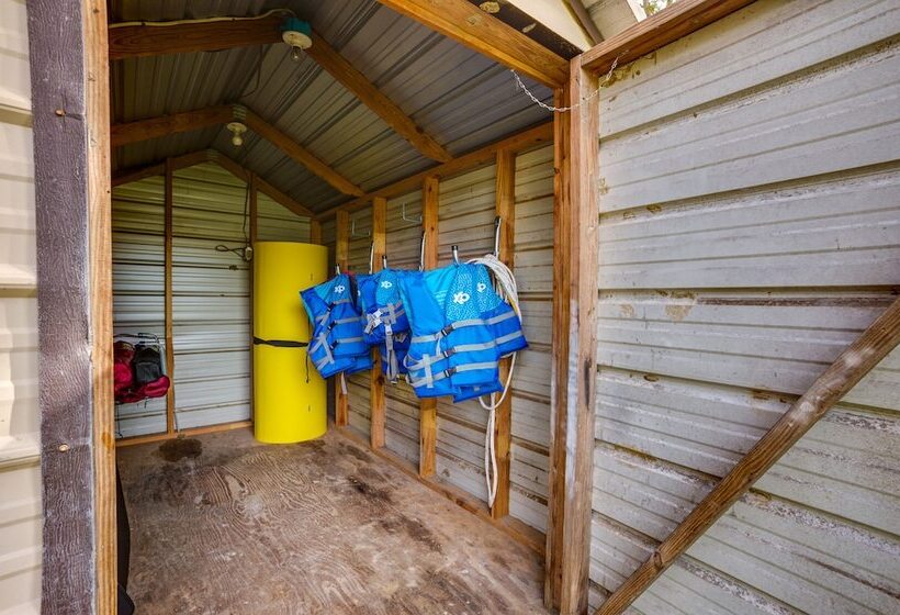 Huntsville Home W/ Boat Dock On Trinity River!