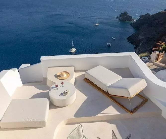 Kyrkos Residency