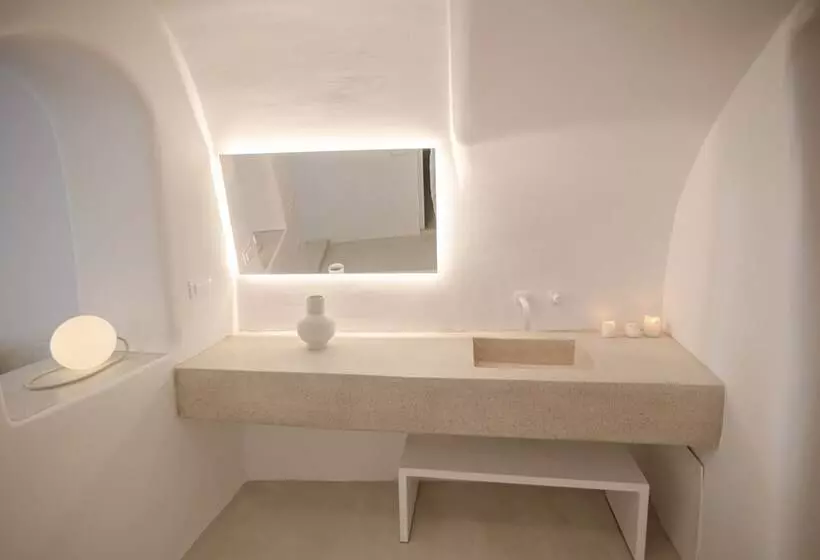 Kyrkos Residency