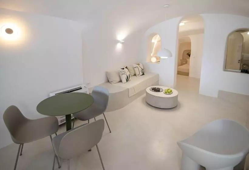 Kyrkos Residency