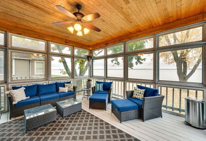Lakefront Edgerton Cottage W/ Deck & Grill!