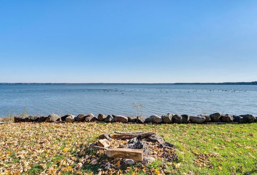 Lakefront Edgerton Cottage W/ Deck & Grill!