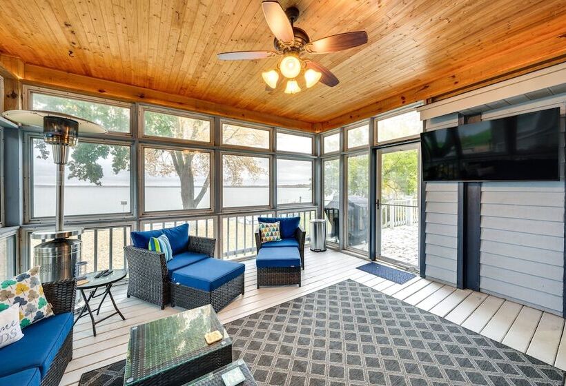 Lakefront Edgerton Cottage W/ Deck & Grill!