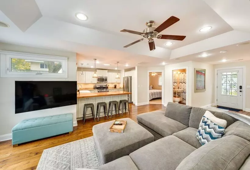 Lakefront Edgerton Cottage W/ Deck & Grill!