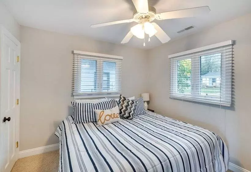 Lakefront Edgerton Cottage W/ Deck & Grill!