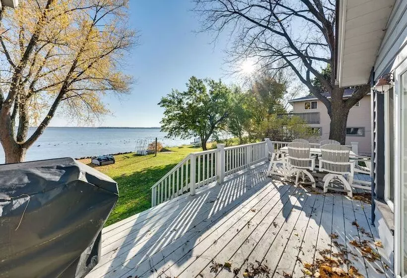 Lakefront Edgerton Cottage W/ Deck & Grill!