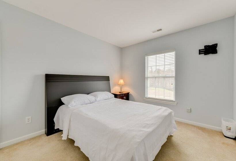 Charlotte Home ~ 11 Mi To Downtown!