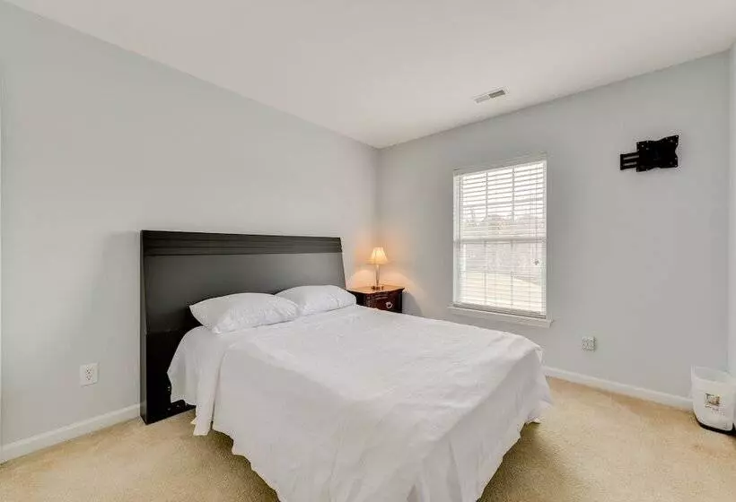 Charlotte Home ~ 11 Mi To Downtown!