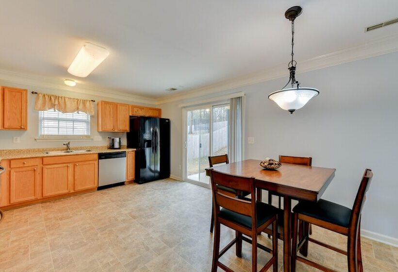 Charlotte Home ~ 11 Mi To Downtown!