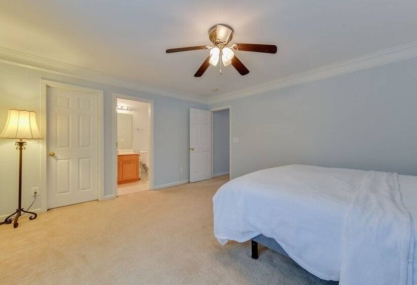 Charlotte Home ~ 11 Mi To Downtown!