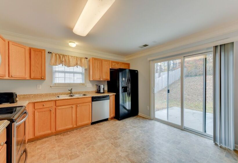 Charlotte Home ~ 11 Mi To Downtown!