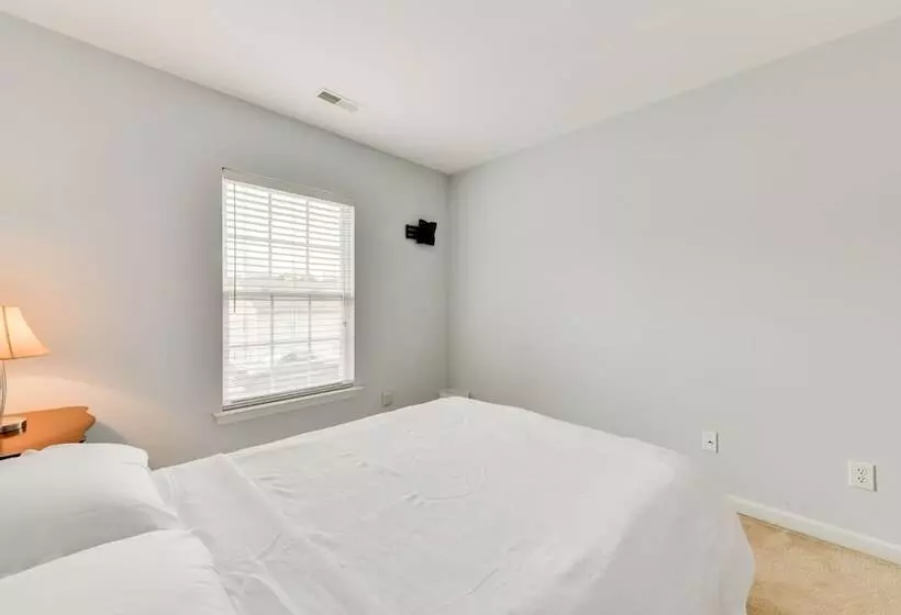 Charlotte Home ~ 11 Mi To Downtown!