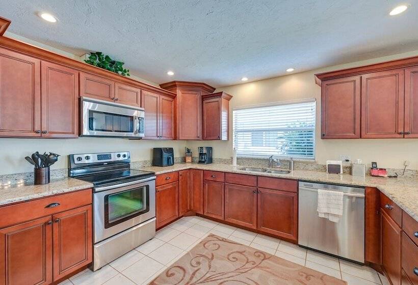 Lovely Naples Home W/ Lanai & Pool ~ 1 Mi To Beach