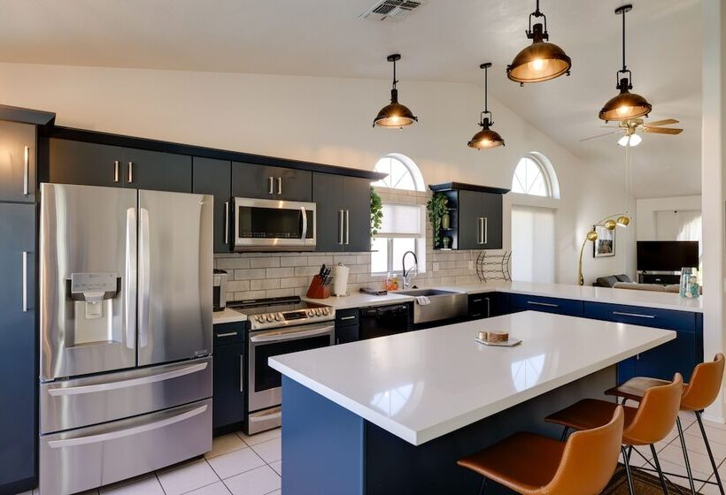 Modern Chandler Retreat W/ Private Outdoor Pool