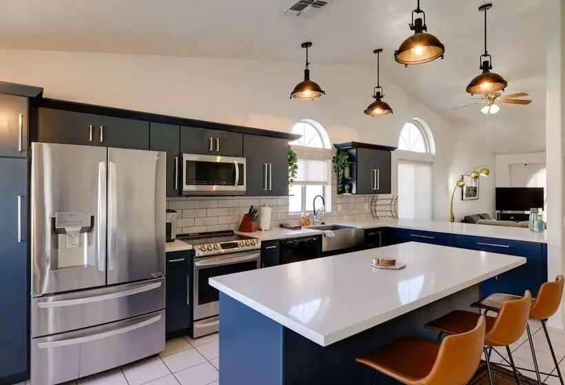 Modern Chandler Retreat W/ Private Outdoor Pool