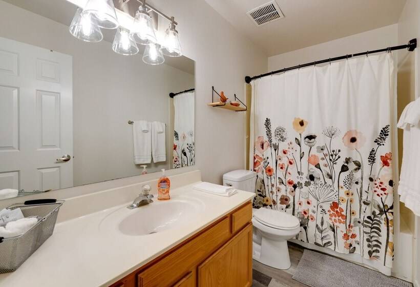 Modern Chandler Retreat W/ Private Outdoor Pool