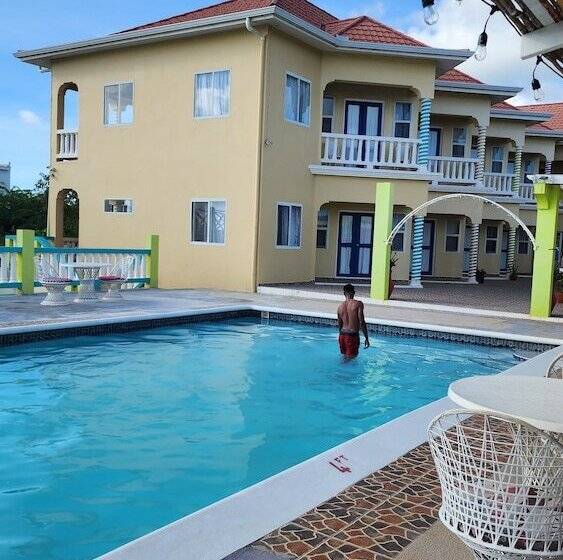 پانسیون Treasure Beach